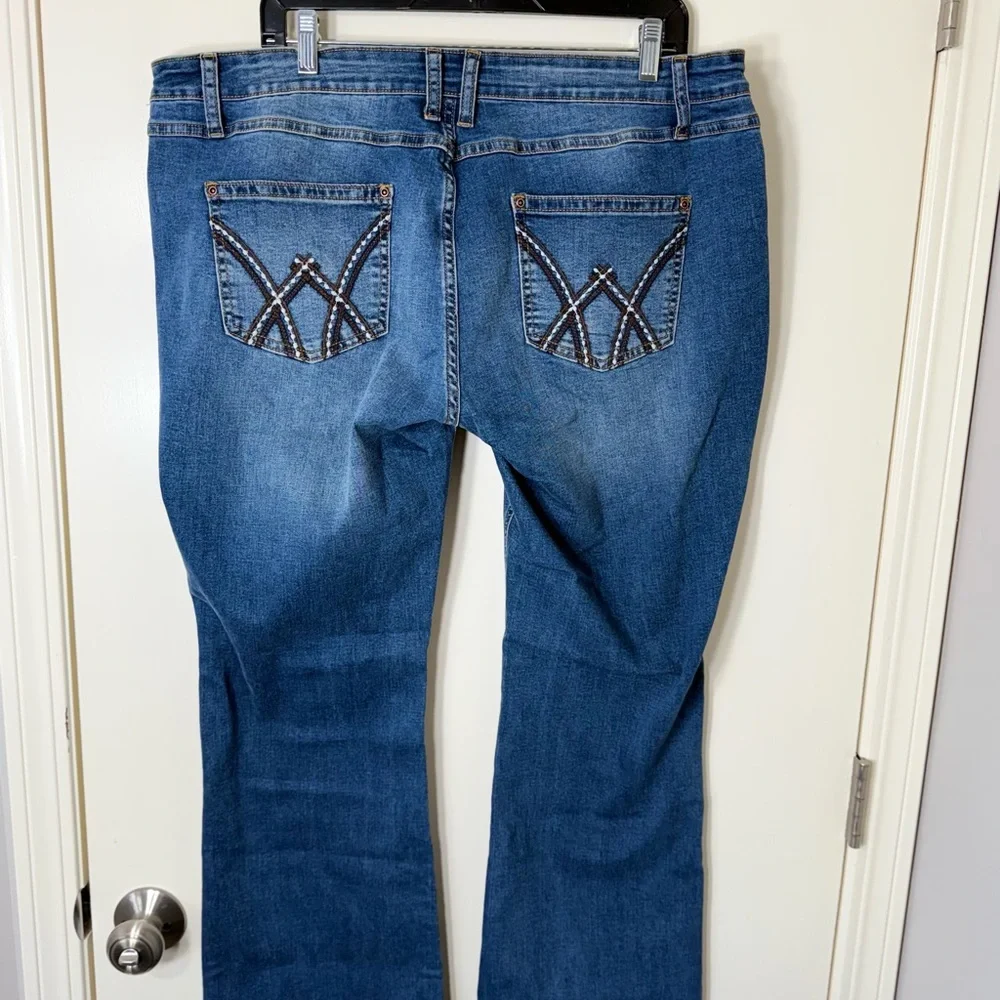 NWT Flamingals Women’s Medium Wash Bootcut Jeans Plus Size‎ 3X